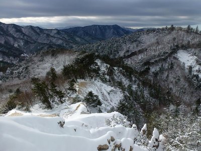 白谷越の上部から振り返っています