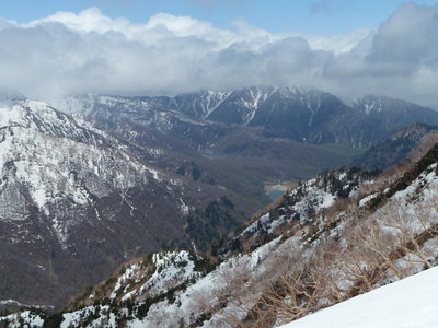 白水湖が見える