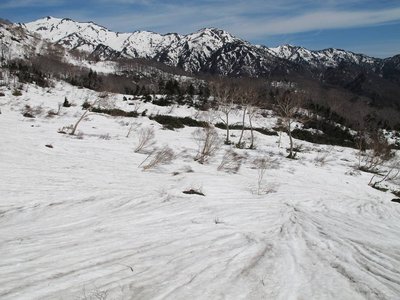 IMG_1802-s.JPG (153.65 KiB) 閲覧された回数 6120 回 カールから別山東尾根を望む