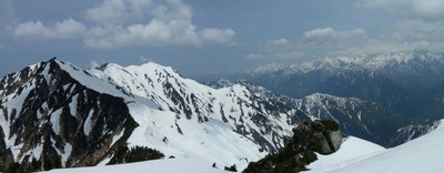 これから目指す釜谷と毛勝
