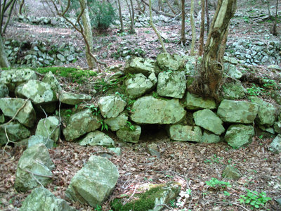 国位鉱山の焼窯の口