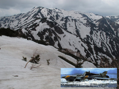 南白山より別山、山頂部がマイティ号艦橋部に似てない？