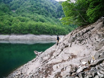 白水湖のへつり