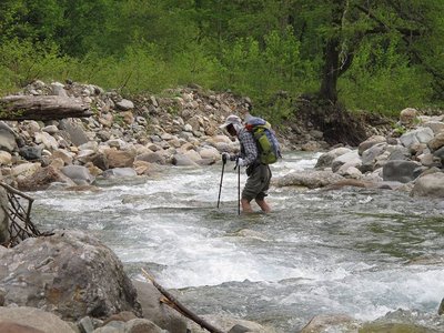 渡渉地獄に胸躍らせるF氏