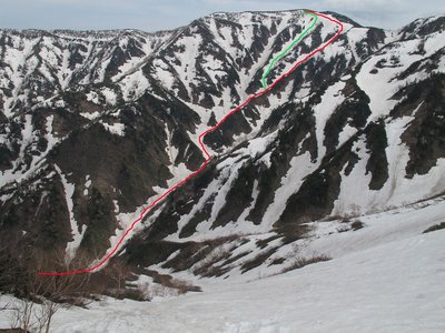 南白山がよく見える。　赤がふ～たんルート、緑がとったんルート