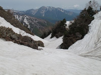 箱谷左俣より奥三方岳を望む