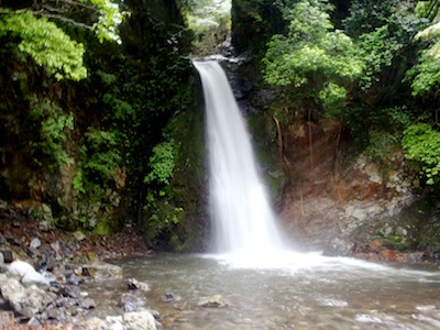 倉ノ谷大滝…水量が多くて豪快