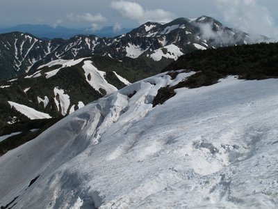 IMG_2720-s.JPG (144.6 KiB) 閲覧された回数 5762 回 雪庇回廊に消え入るのみ