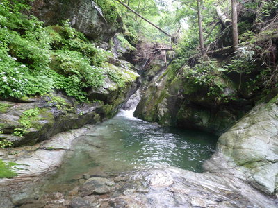 地蔵谷入口の滝