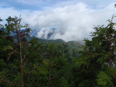 人形山もガスの中