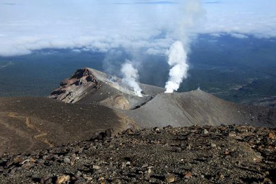 前十勝62－Ⅱ火口の噴煙