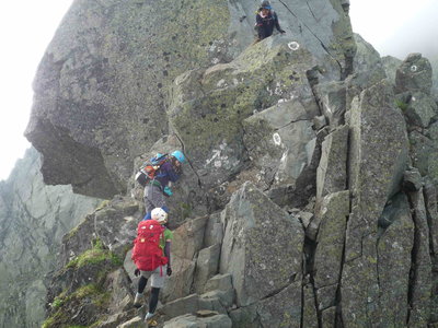 03北穂高まで一緒だった山ガール二人(1).JPG (804.65 KiB) 閲覧された回数 3580 回 北穂高まで一緒だった山ガールさん二人