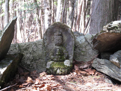 帝釈山の弥勒尊