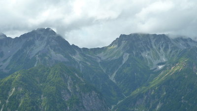 ズームで狙う横尾本谷と大キレット