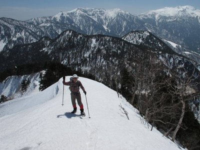 白谷山にて　　背景は乗鞍、十石山、アカンダナ山