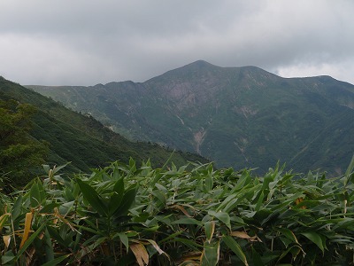 水呑釈迦堂跡から別山
