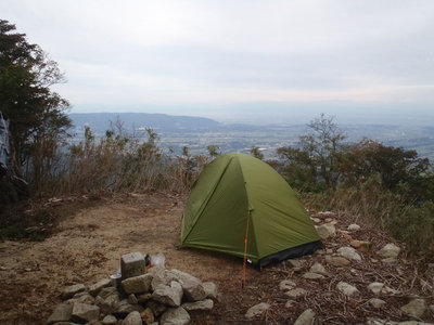 2.テント設営.JPG (181.11 KiB) 閲覧された回数 4004 回 テント設営2