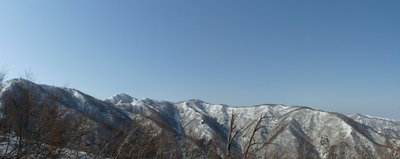 登りの尾根から三周と街道の尾