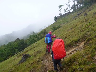 1P1000466.jpg (930.03 KiB) 閲覧された回数 4963 回 千秋峰へのトラバース