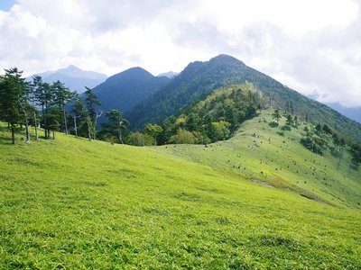 IMGP2844.JPG (79 KiB) 閲覧された回数 3990 回 入山に続く笹尾根