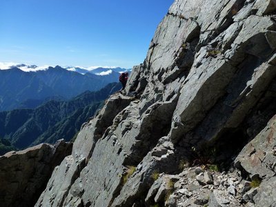 次の一歩が怖い、長次郎谷源頭部のトラバース