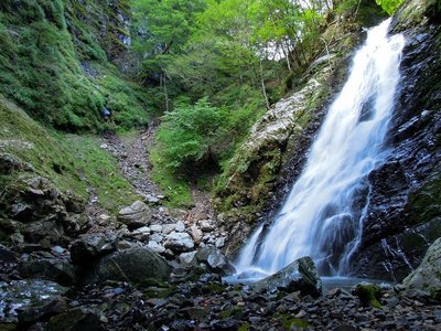 ３０ｍ末広がり斜瀑