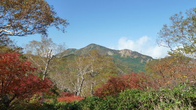 妙高の登りから振り返る火打