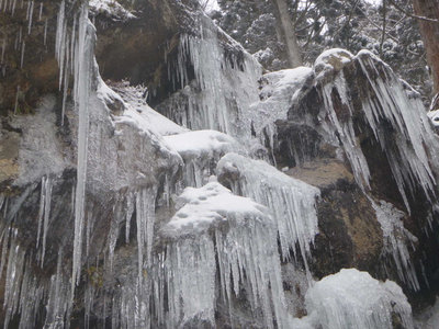 P1060112.jpg (111.46 KiB) 閲覧された回数 5010 回 つららの芸術