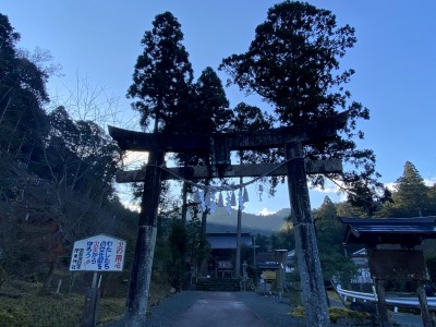 IMG_9371.JPG (2 MiB) 閲覧された回数 3846 回 摩氣神社の鳥居