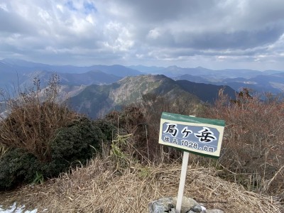 IMG_0307.JPG (2.22 MiB) 閲覧された回数 3727 回 局ヶ岳山頂-例の山名プレートがある
