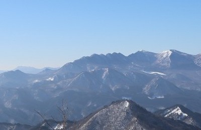 七ヶ岳.jpg (20.22 KiB) 閲覧された回数 12757 回 ゴジラの背中のような七が岳