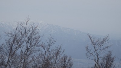 P3221263.jpg (93.11 KiB) 閲覧された回数 26 回 近くなのに霞む荒島岳